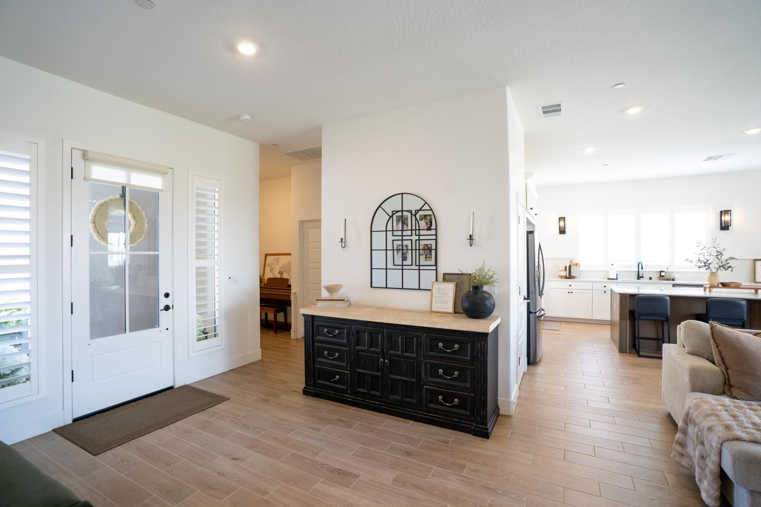 812 Traverse Drive S