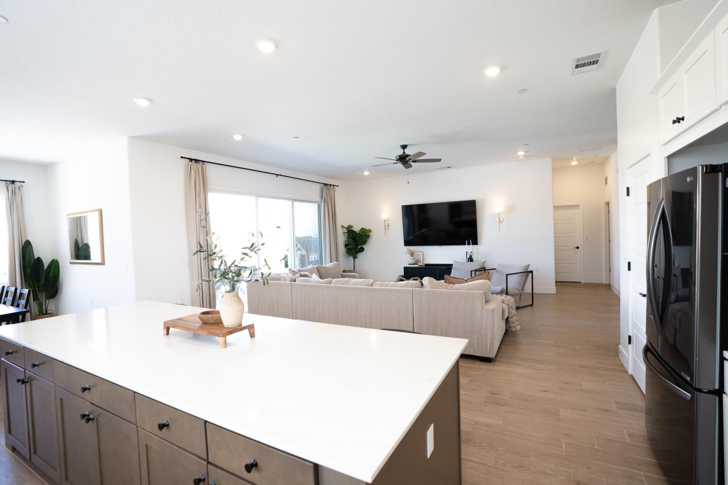 812 Traverse Drive S