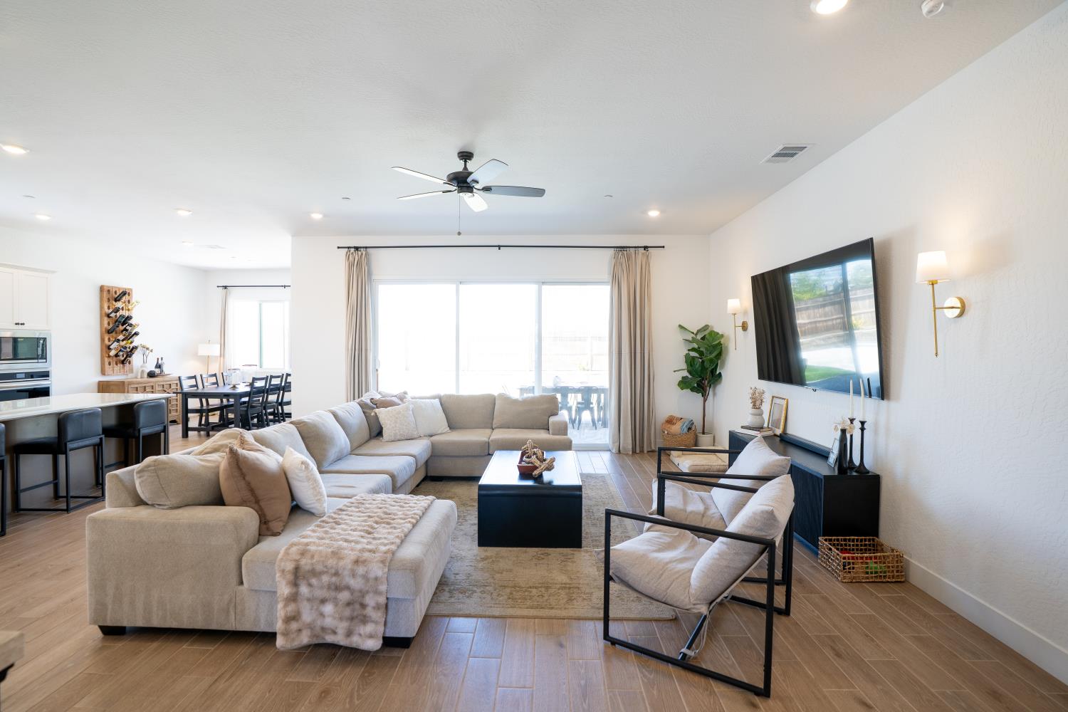 812 Traverse Drive S