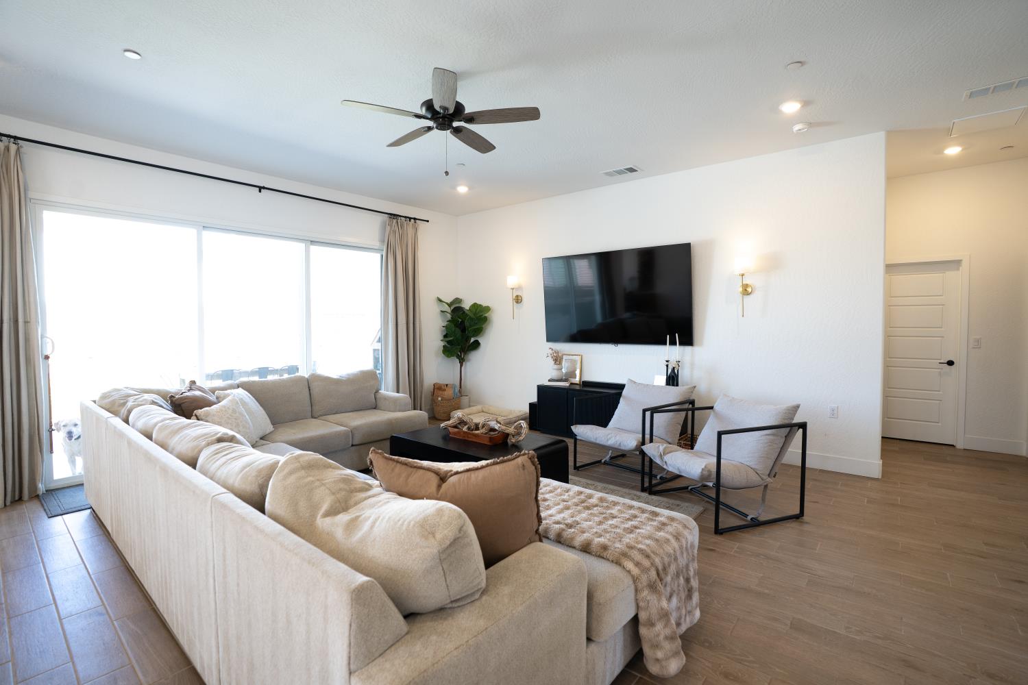 812 Traverse Drive S