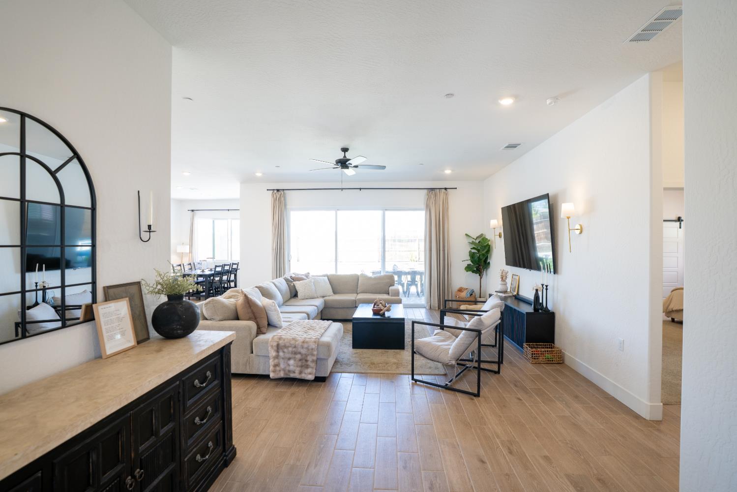 812 Traverse Drive S