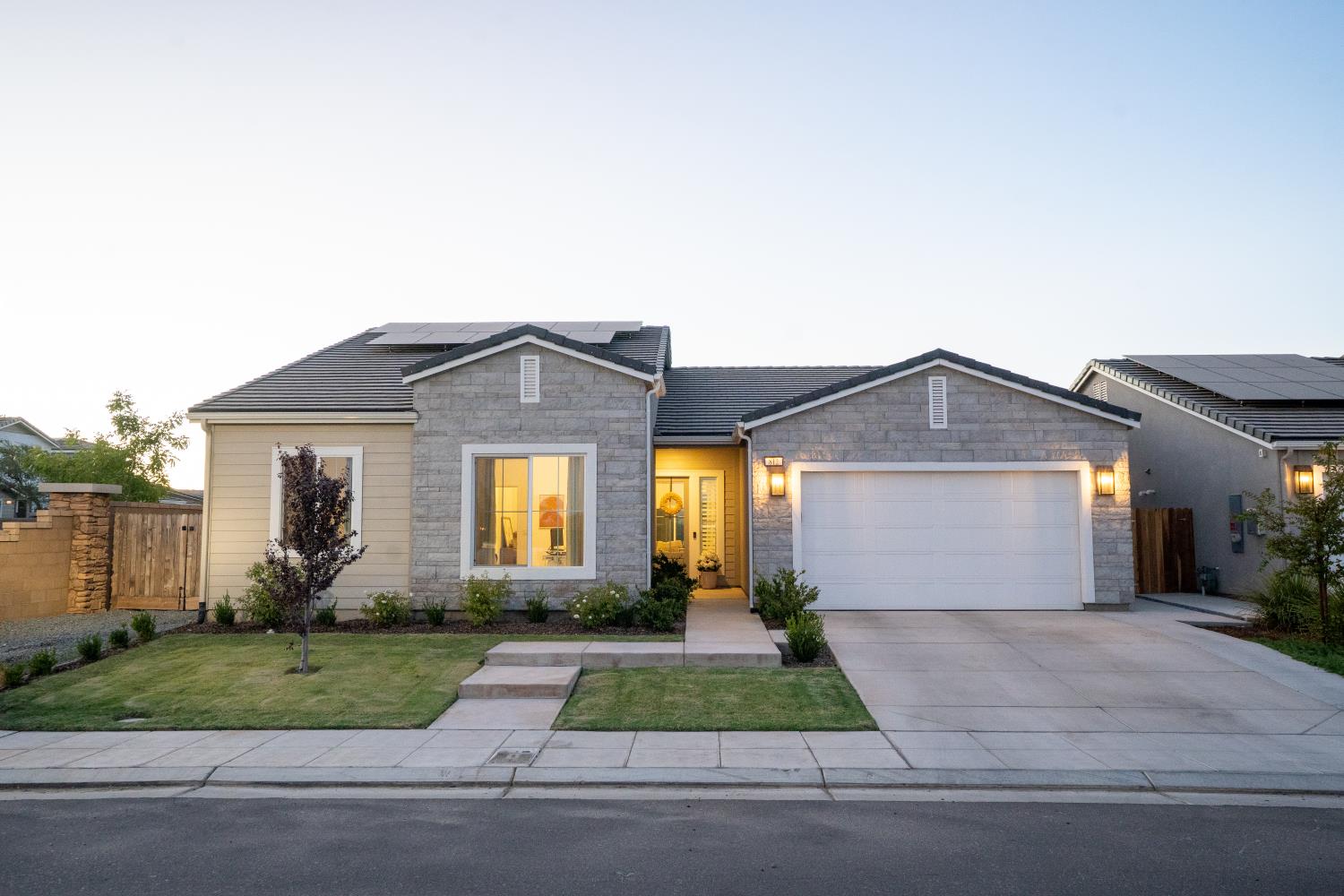 812 Traverse Drive S