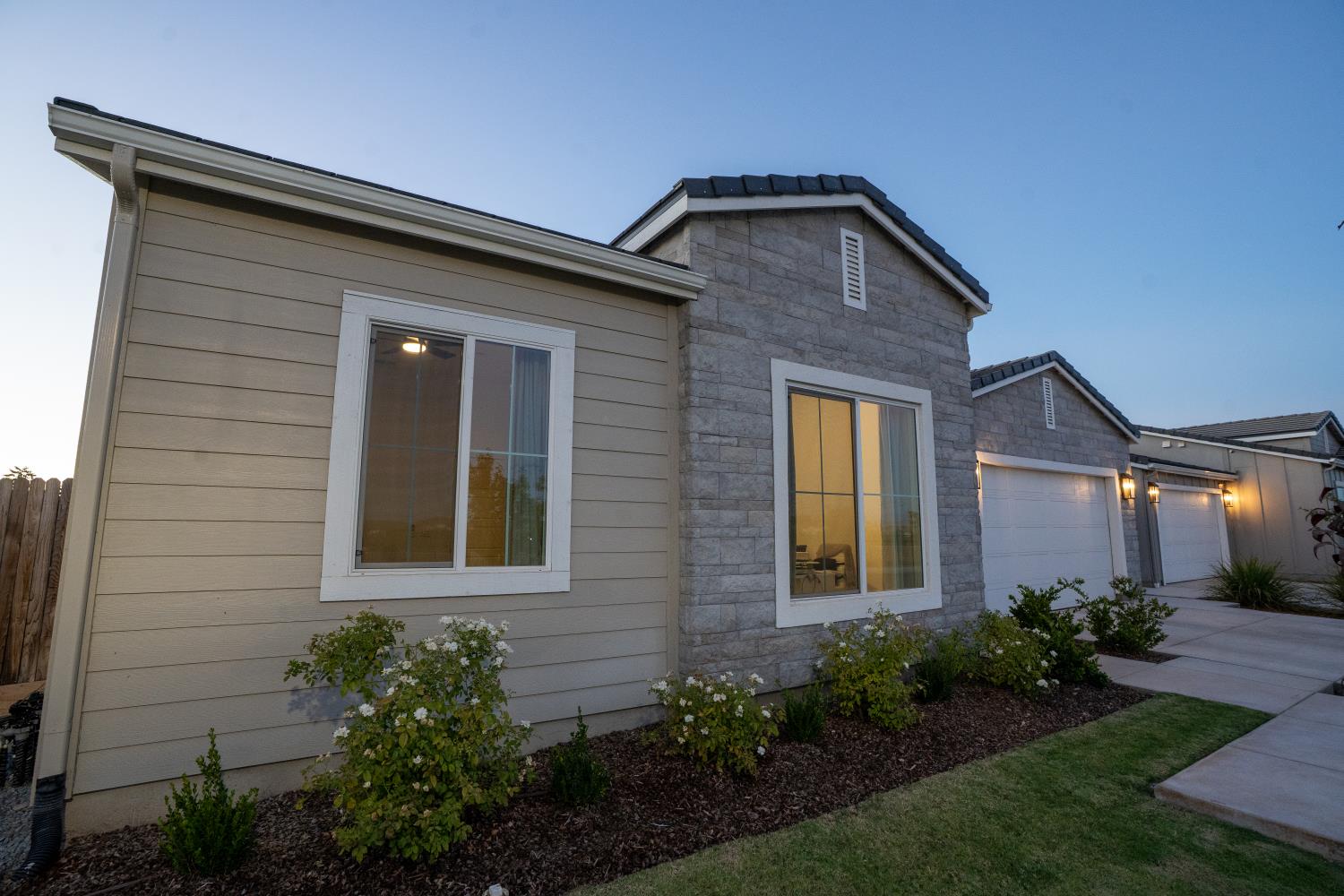 812 Traverse Drive S