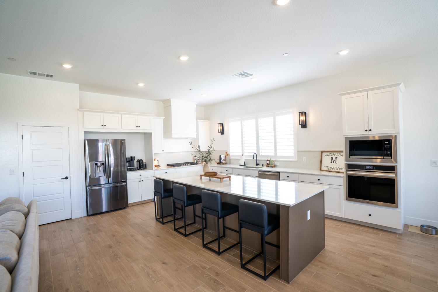 812 Traverse Drive S