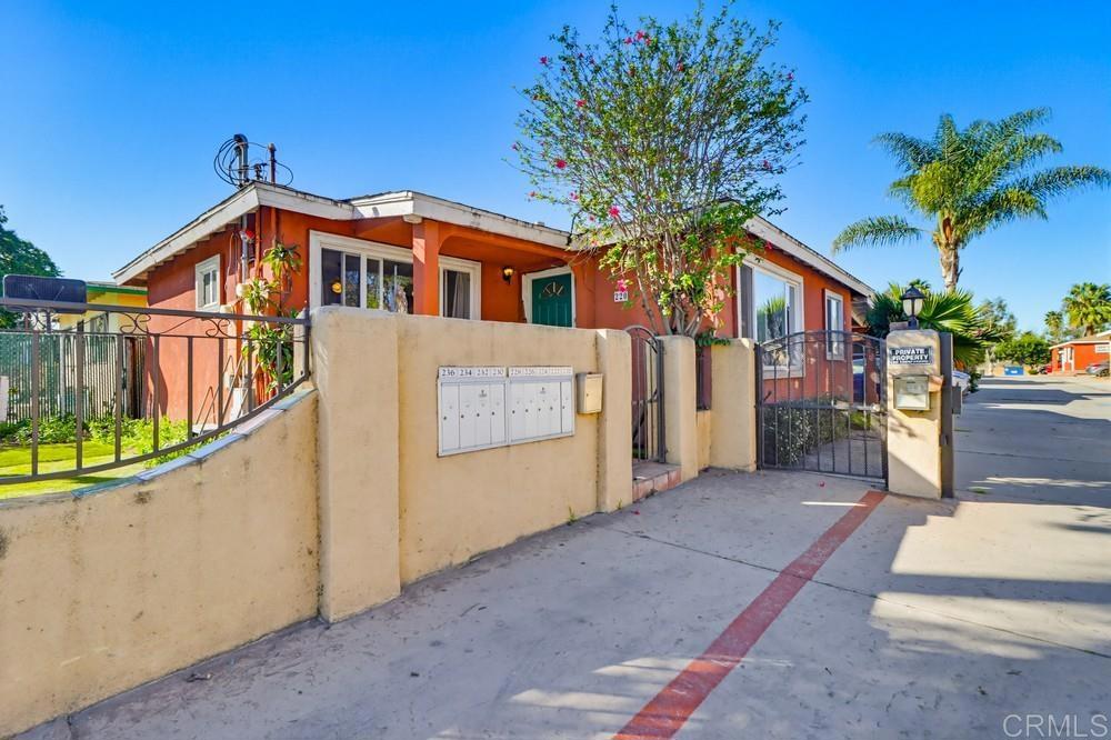 220 W CALLE PRIMERA
