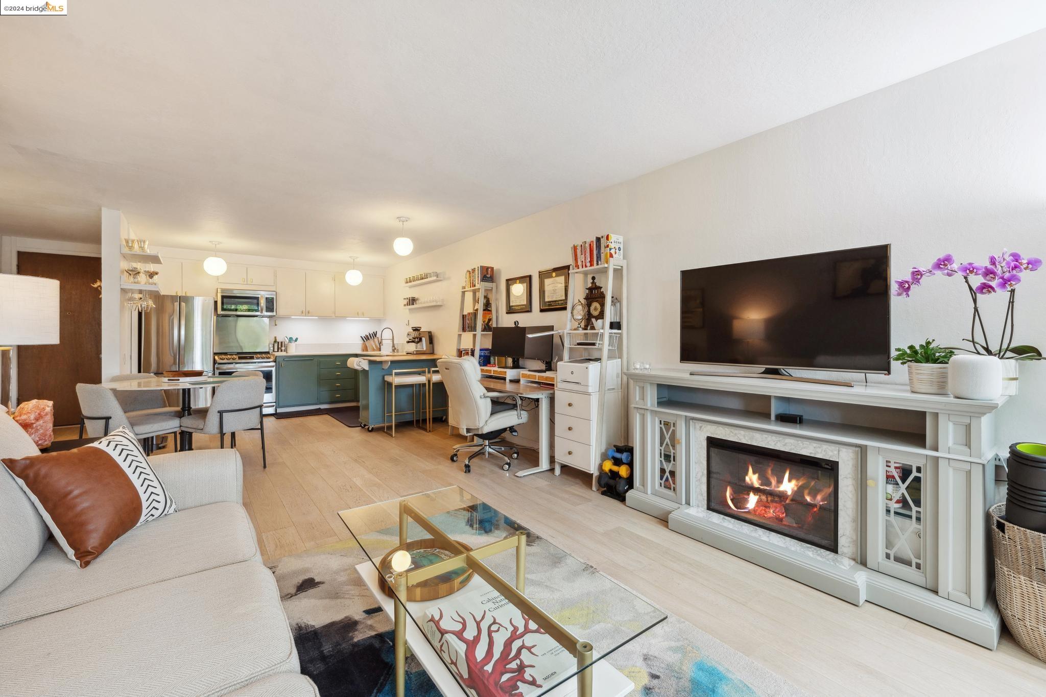 4101 Howe St # 308