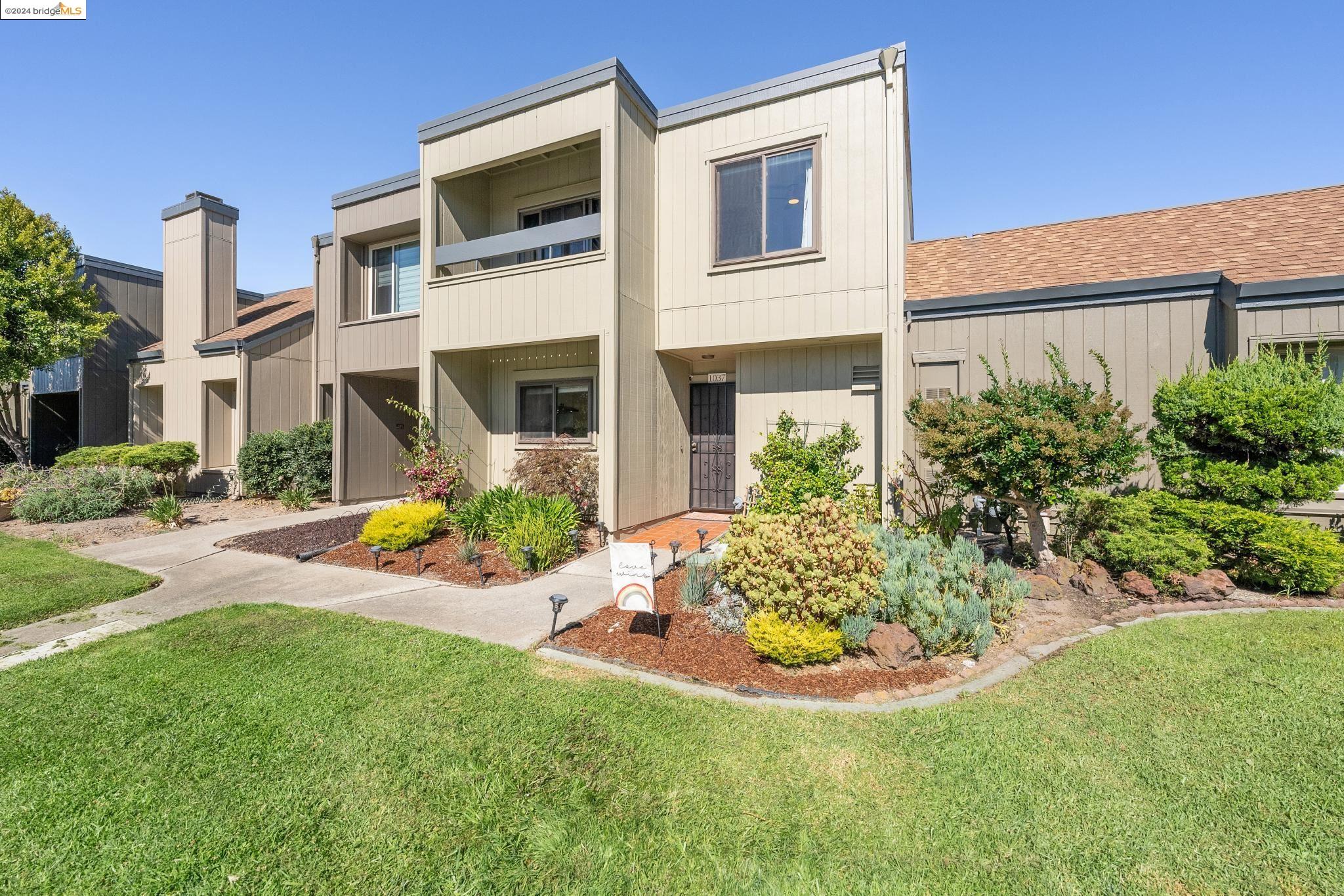 1037 Mangrove Ln