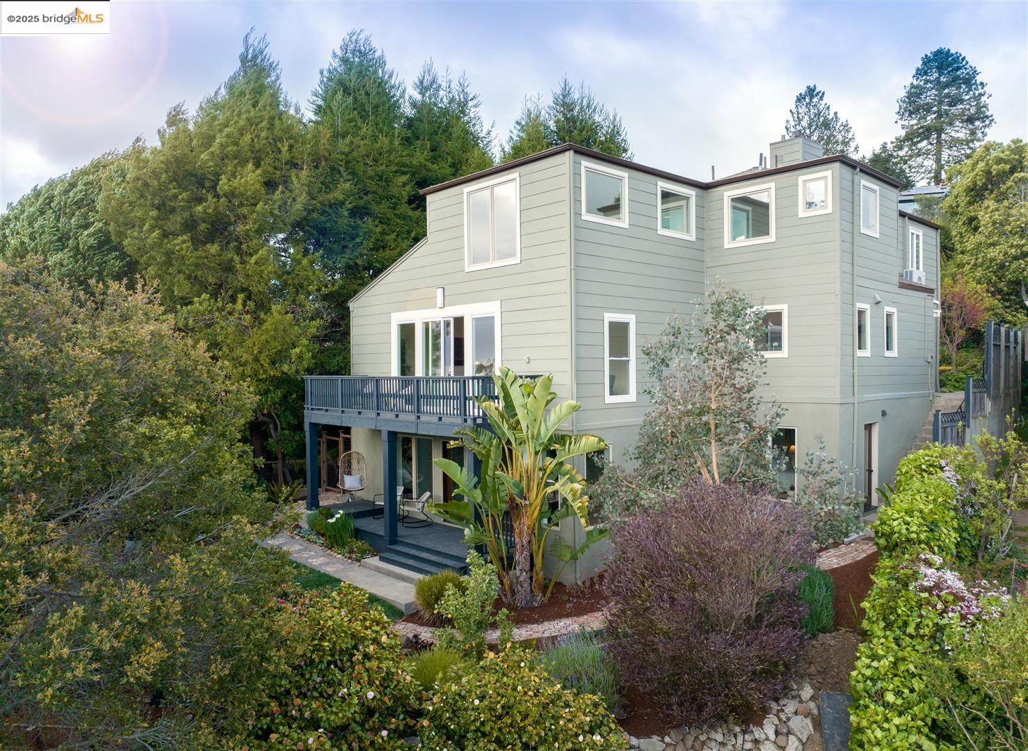 1082 Miller Ave