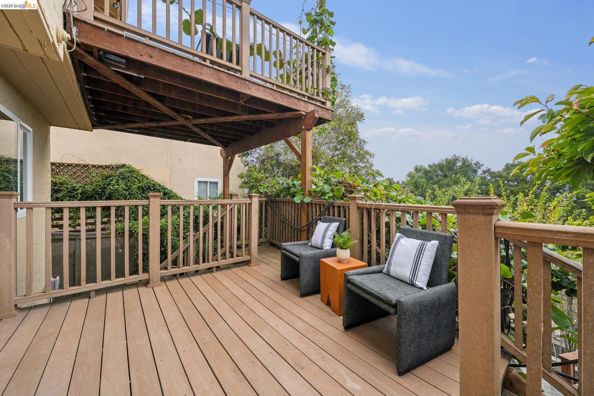 885 Shevlin Dr