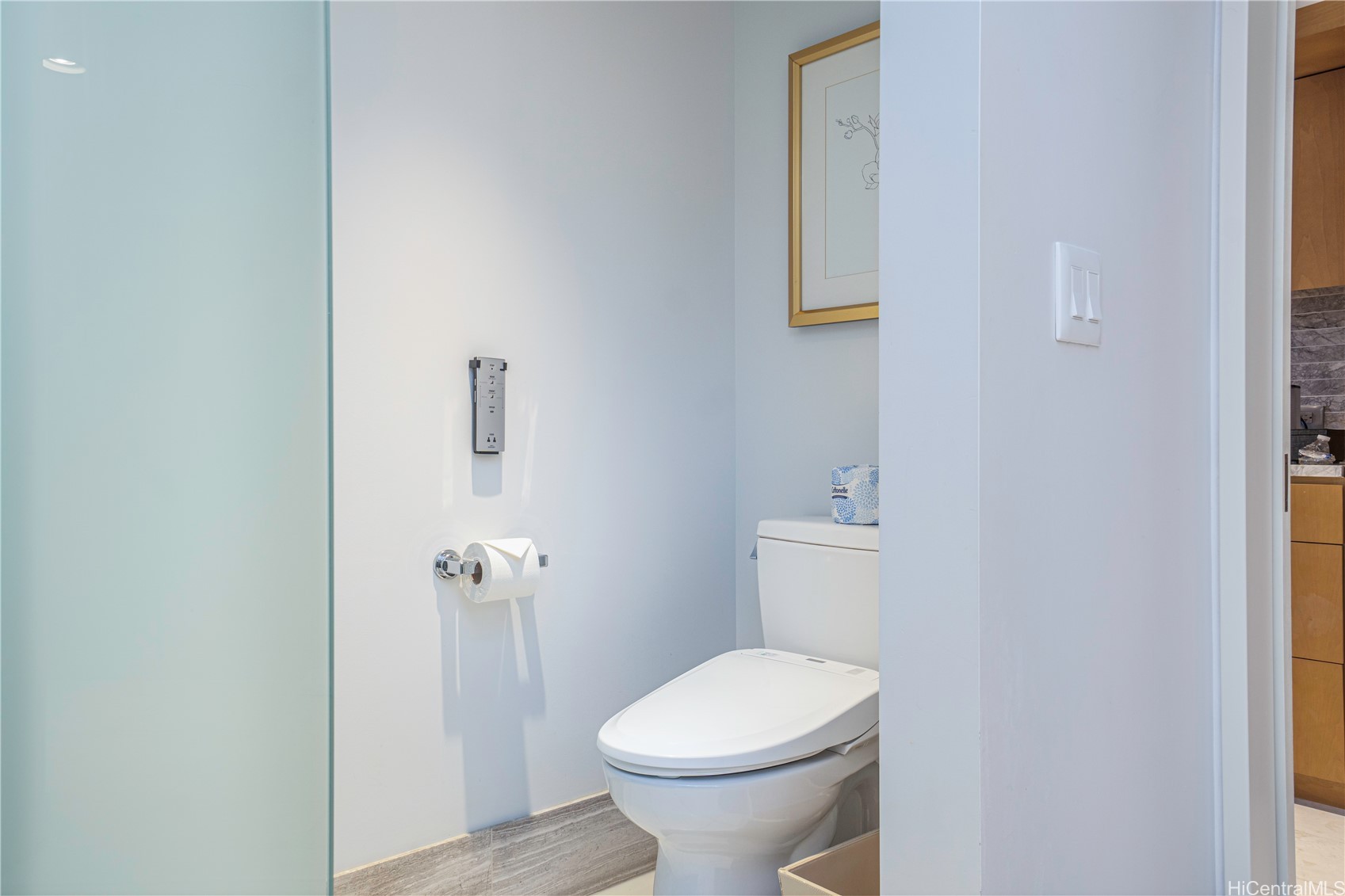 383 Kalaimoku Street E1405