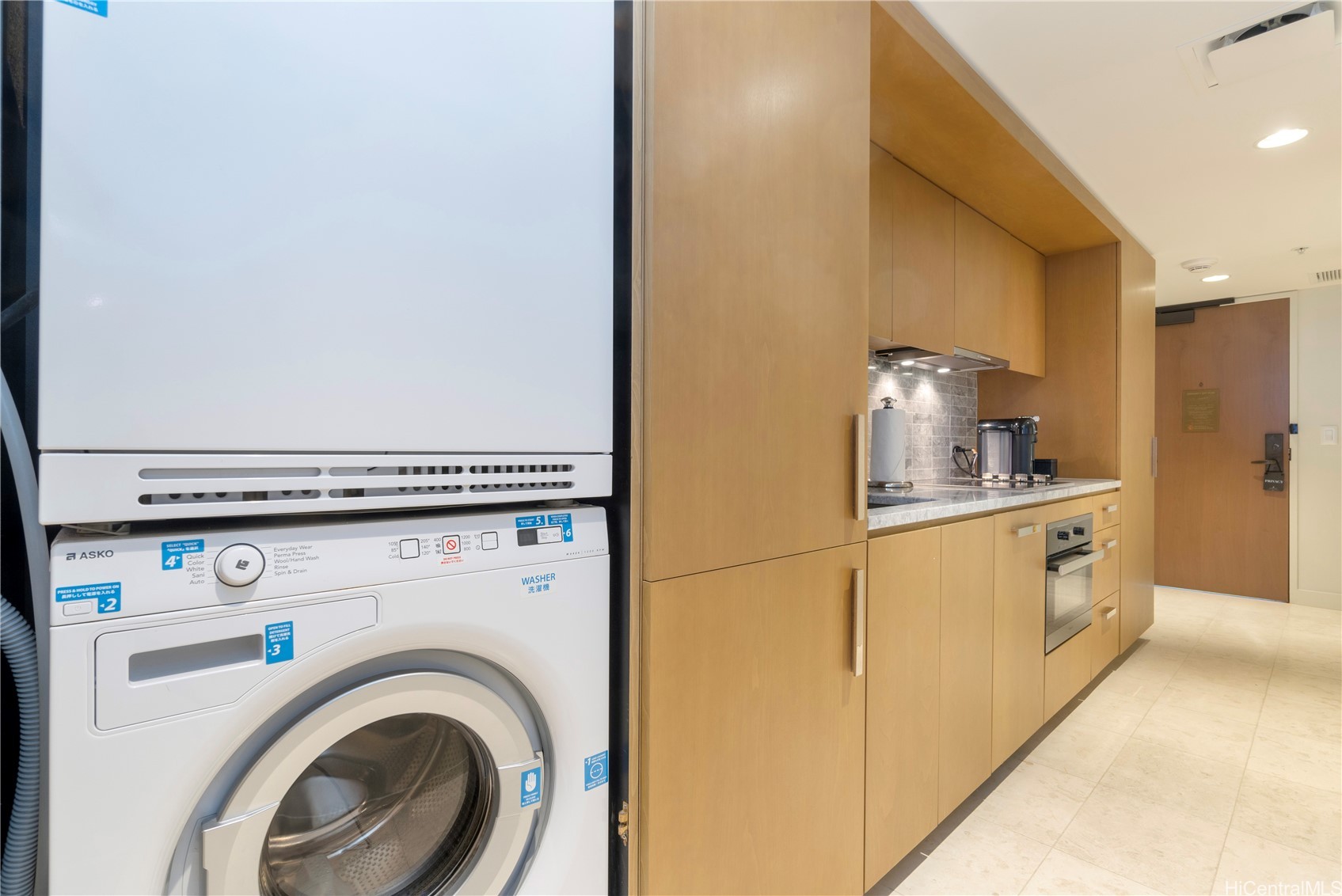 383 Kalaimoku Street E1405
