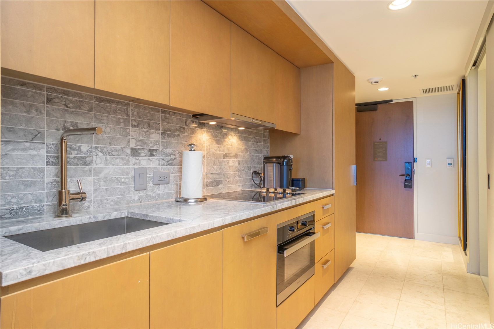 383 Kalaimoku Street E1405