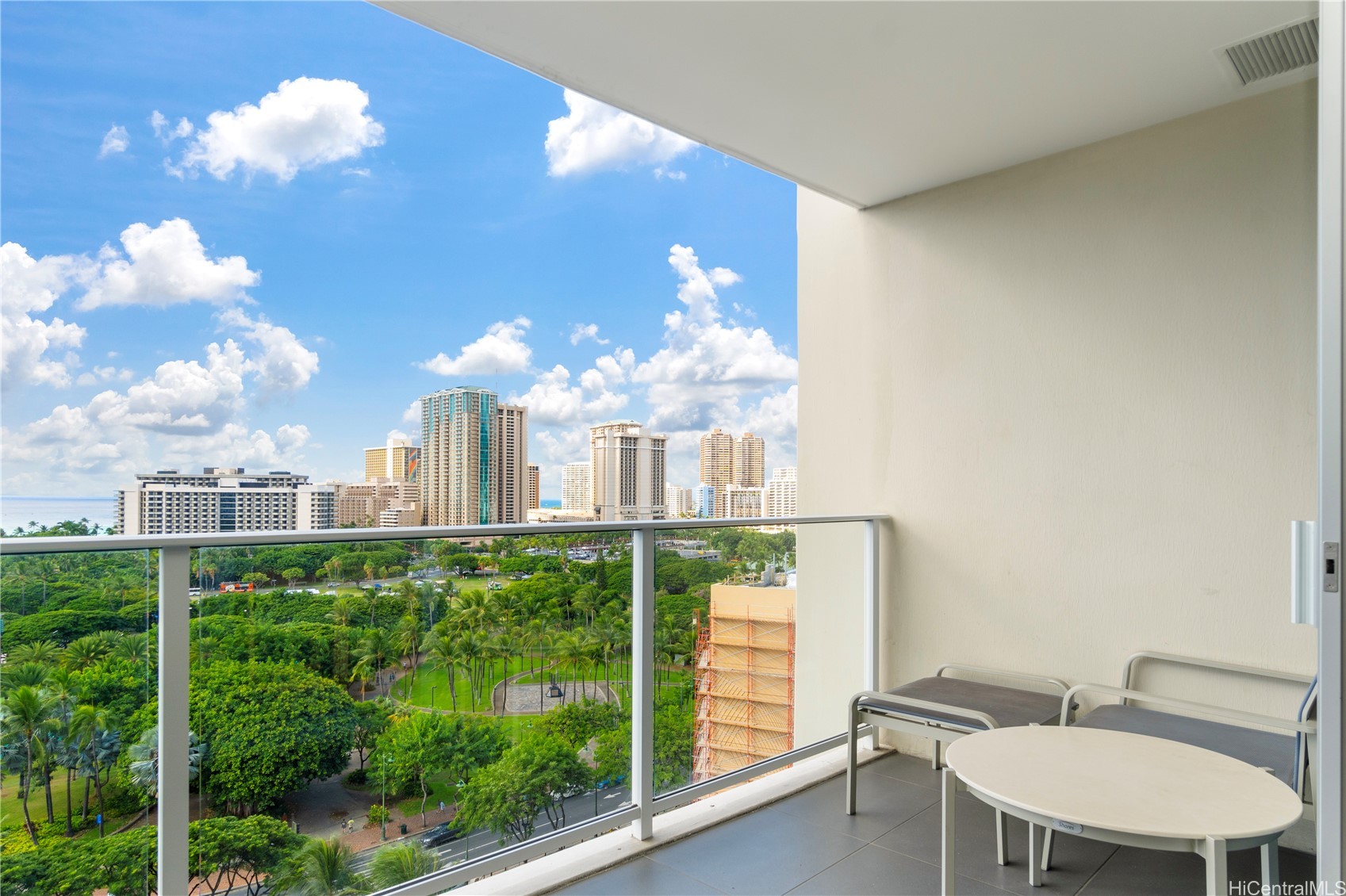 383 Kalaimoku Street E1405