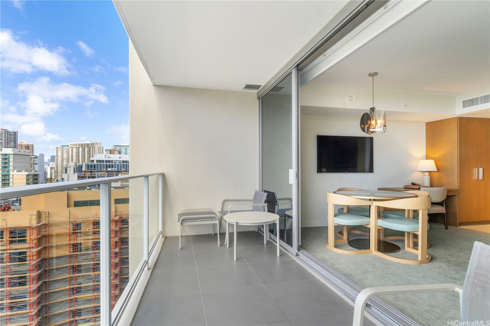 383 Kalaimoku Street E1405