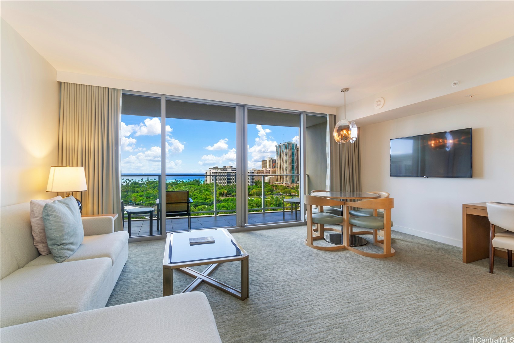 383 Kalaimoku Street E1405