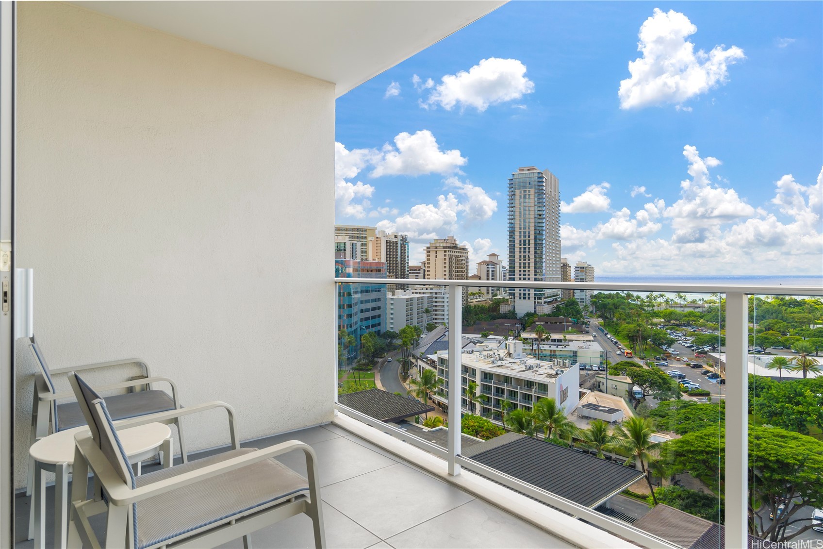 383 Kalaimoku Street E1405