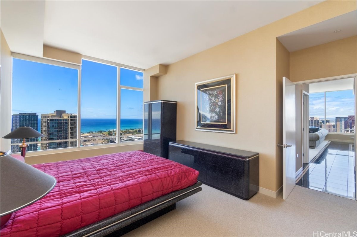 1009 Kapiolani Boulevard PH4807