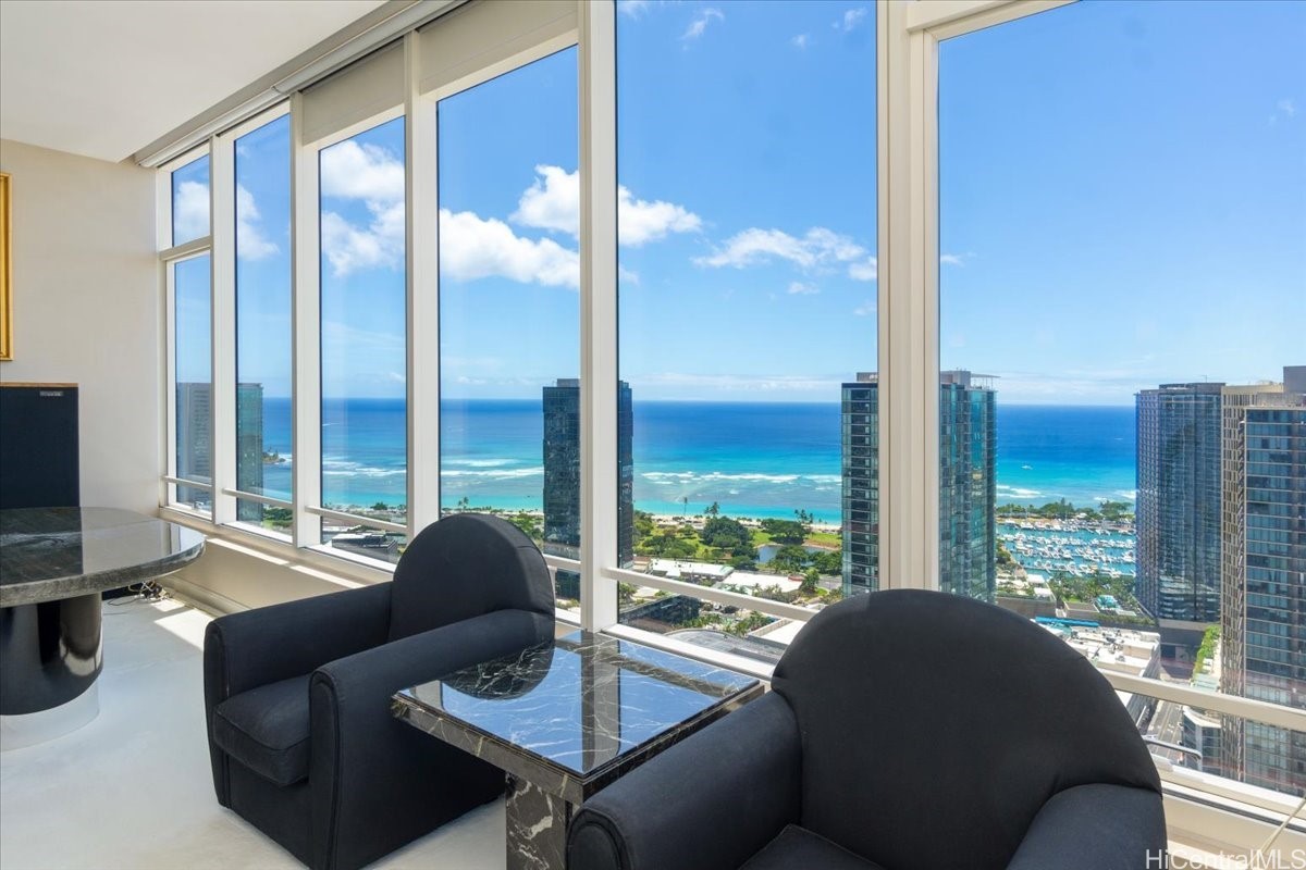 1009 Kapiolani Boulevard PH4807
