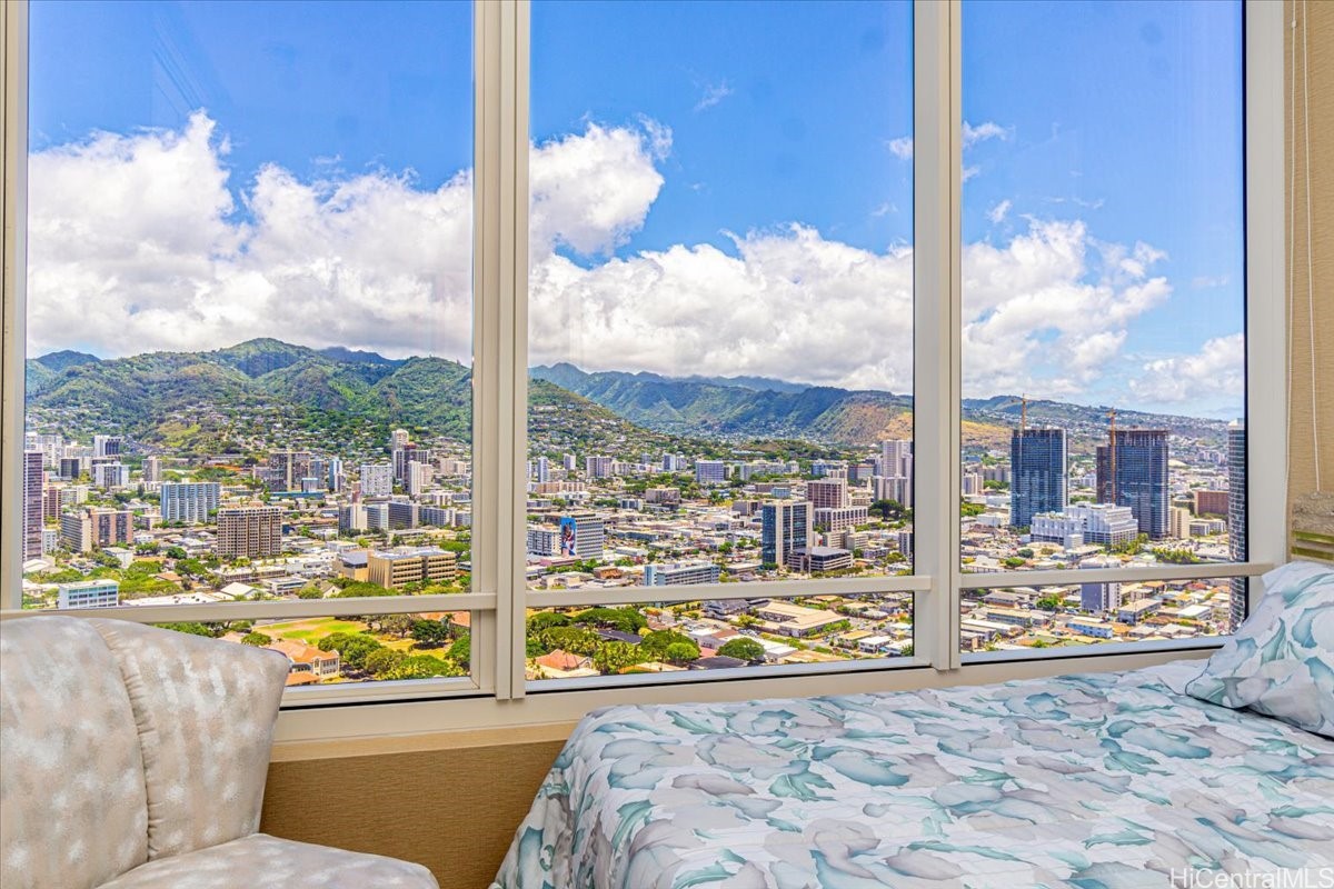 1009 Kapiolani Boulevard PH4807