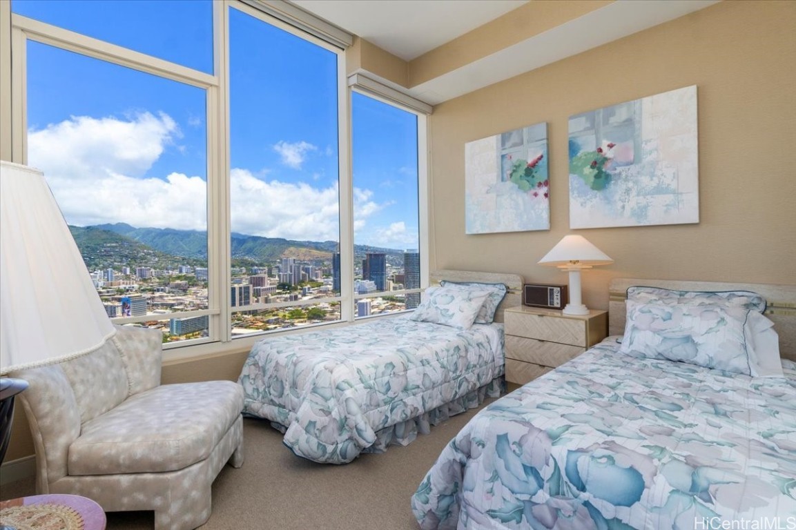 1009 Kapiolani Boulevard PH4807