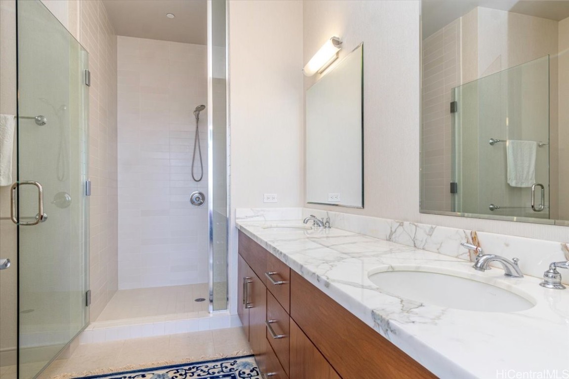 1009 Kapiolani Boulevard PH4807