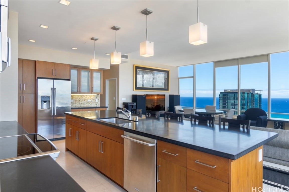 1009 Kapiolani Boulevard PH4807