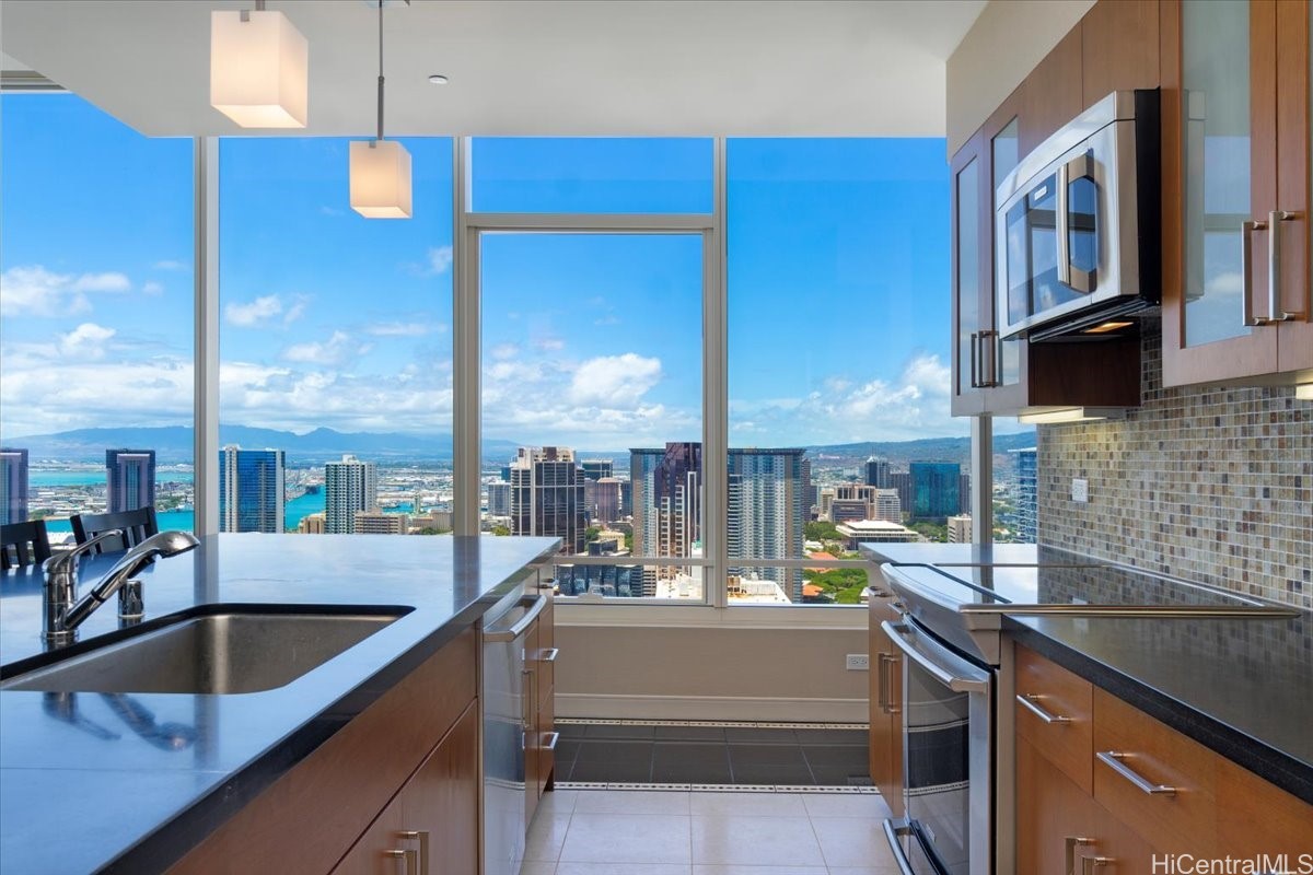 1009 Kapiolani Boulevard PH4807