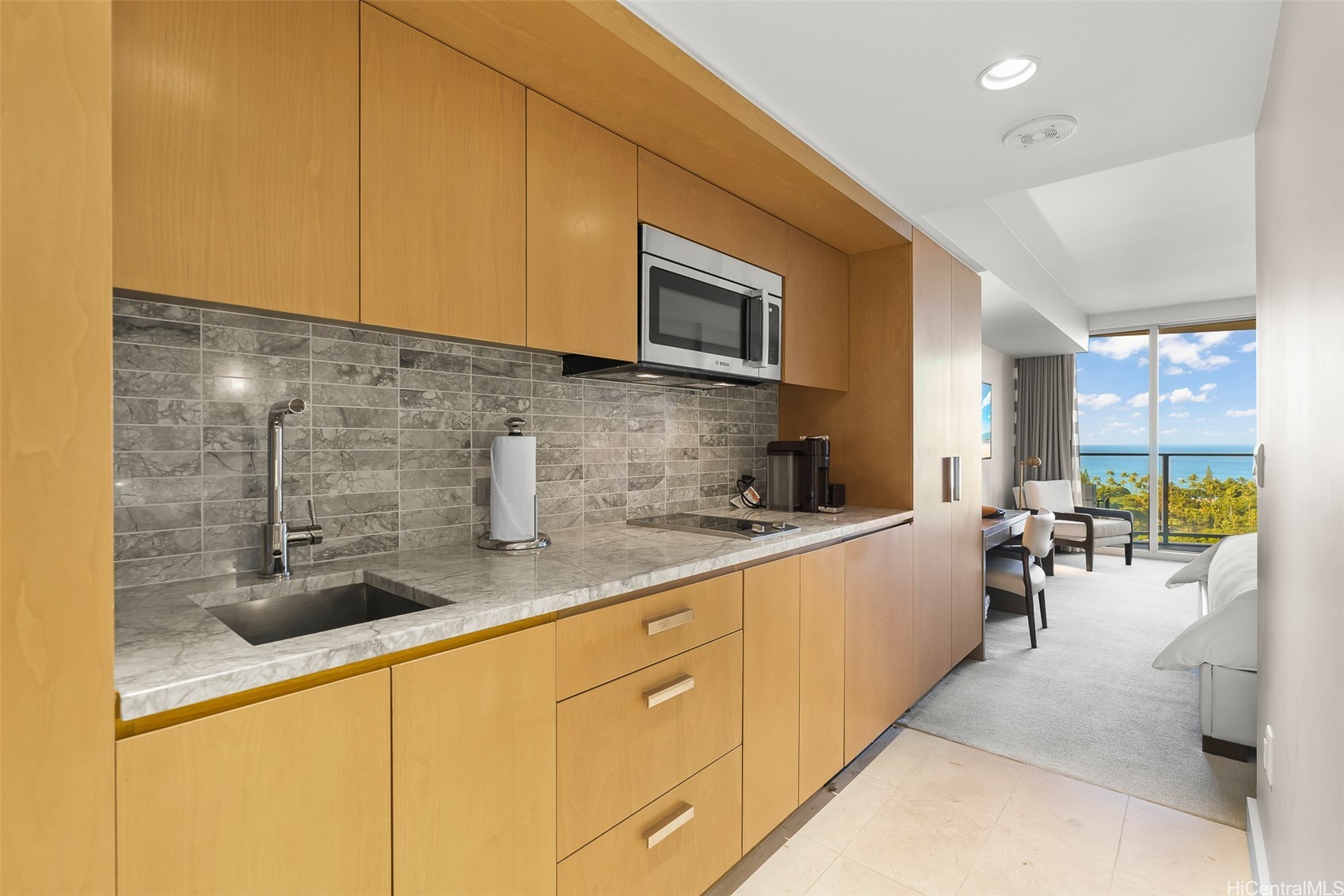 383 Kalaimoku Street E 1814