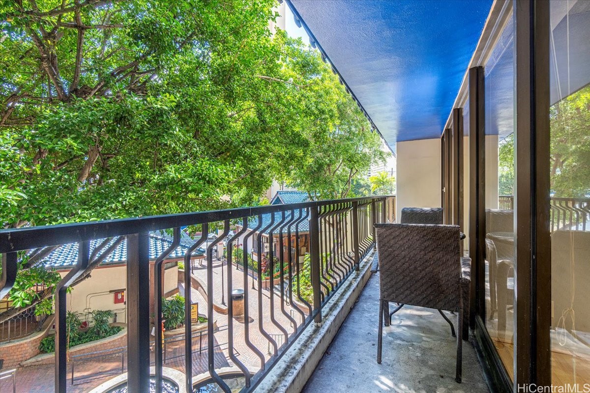 400 Hobron Lane 307