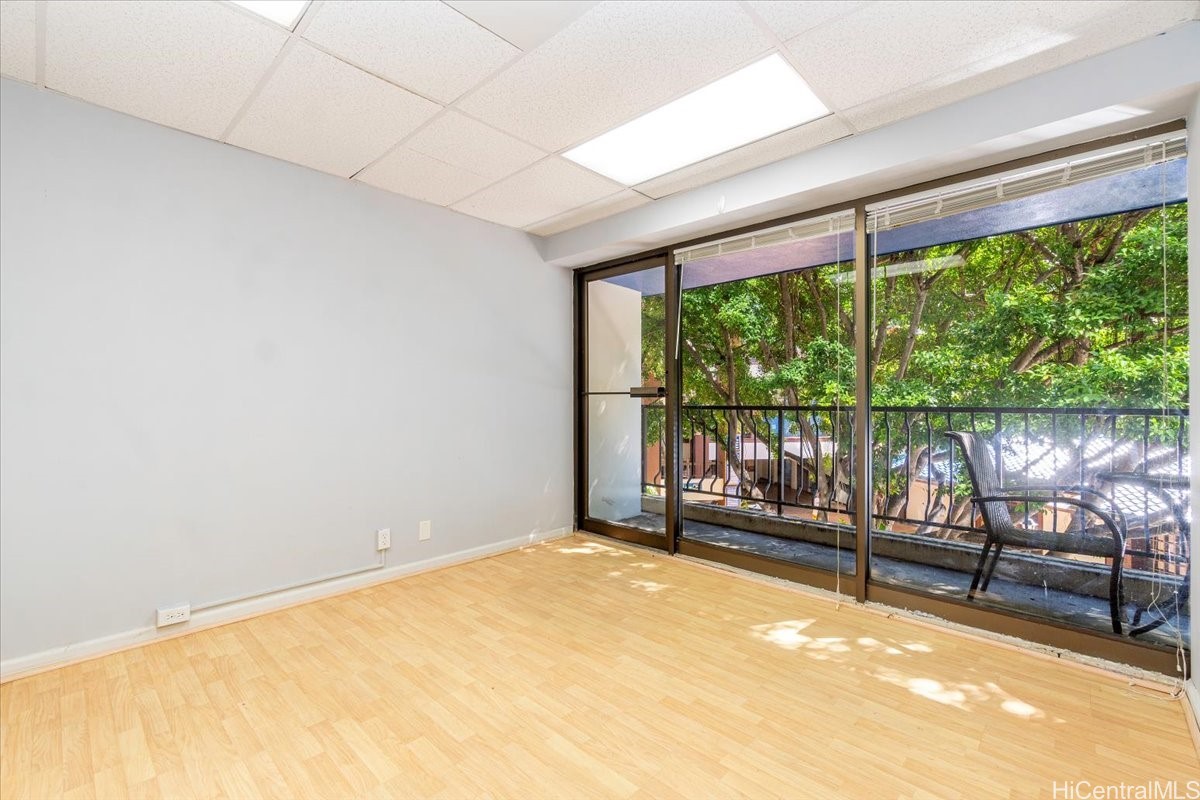 400 Hobron Lane 307