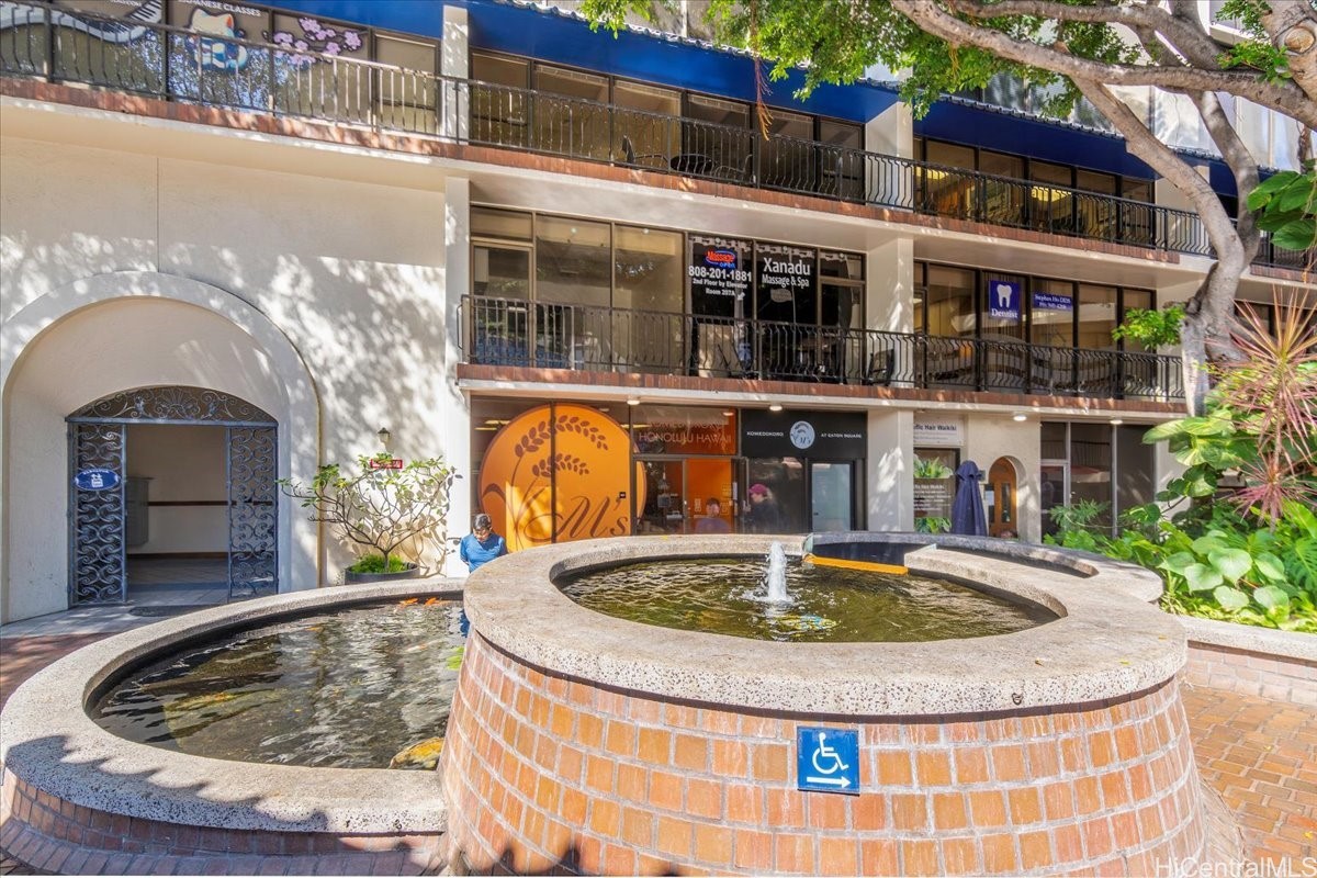 400 Hobron Lane 307