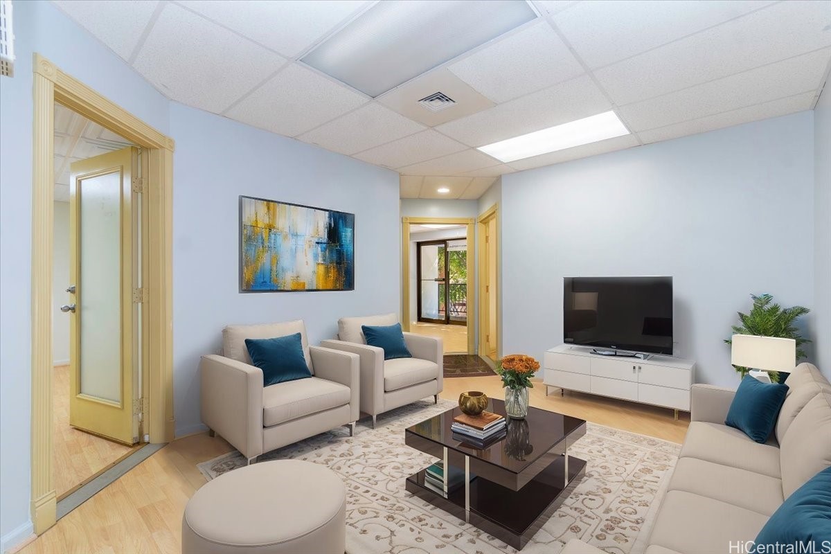 400 Hobron Lane 307