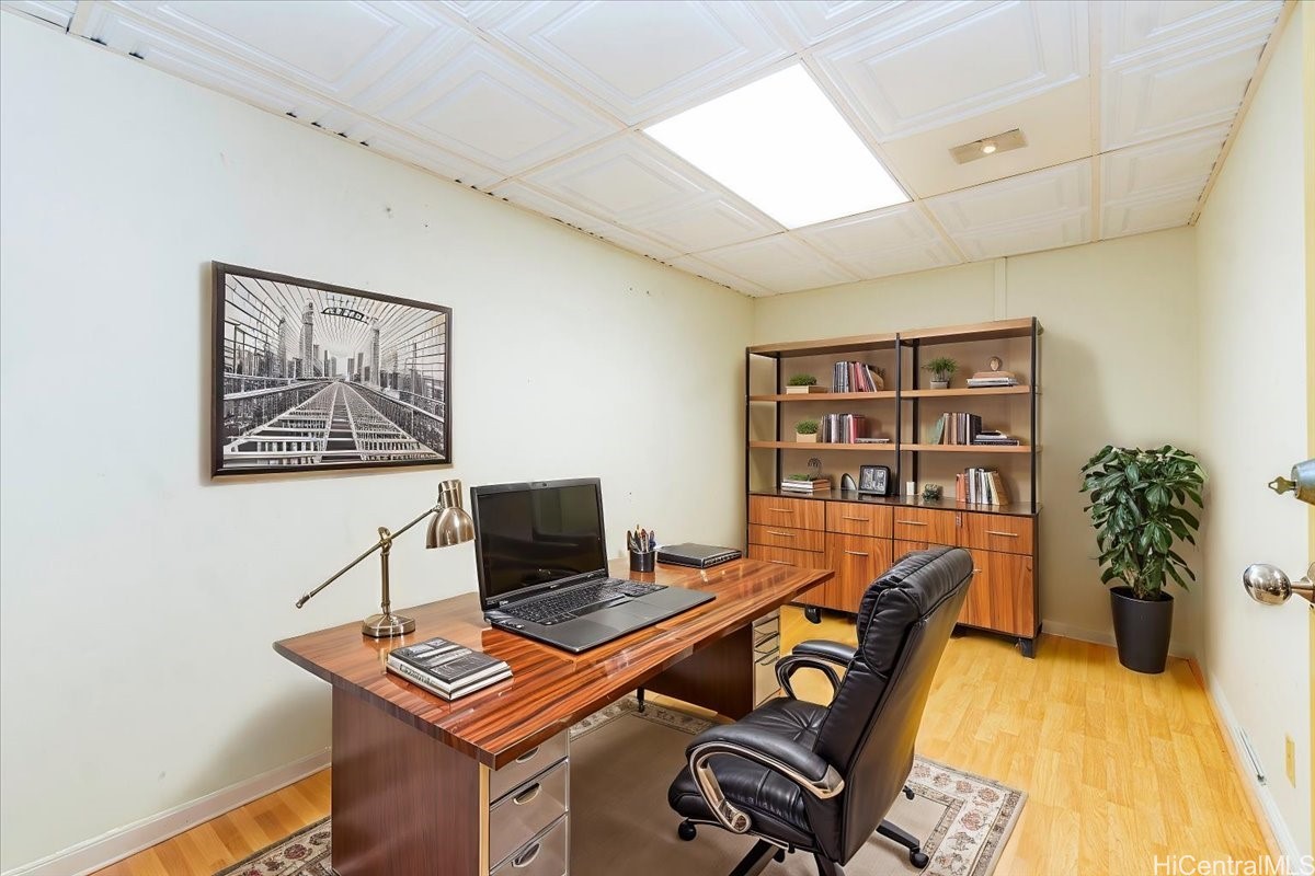 400 Hobron Lane 307