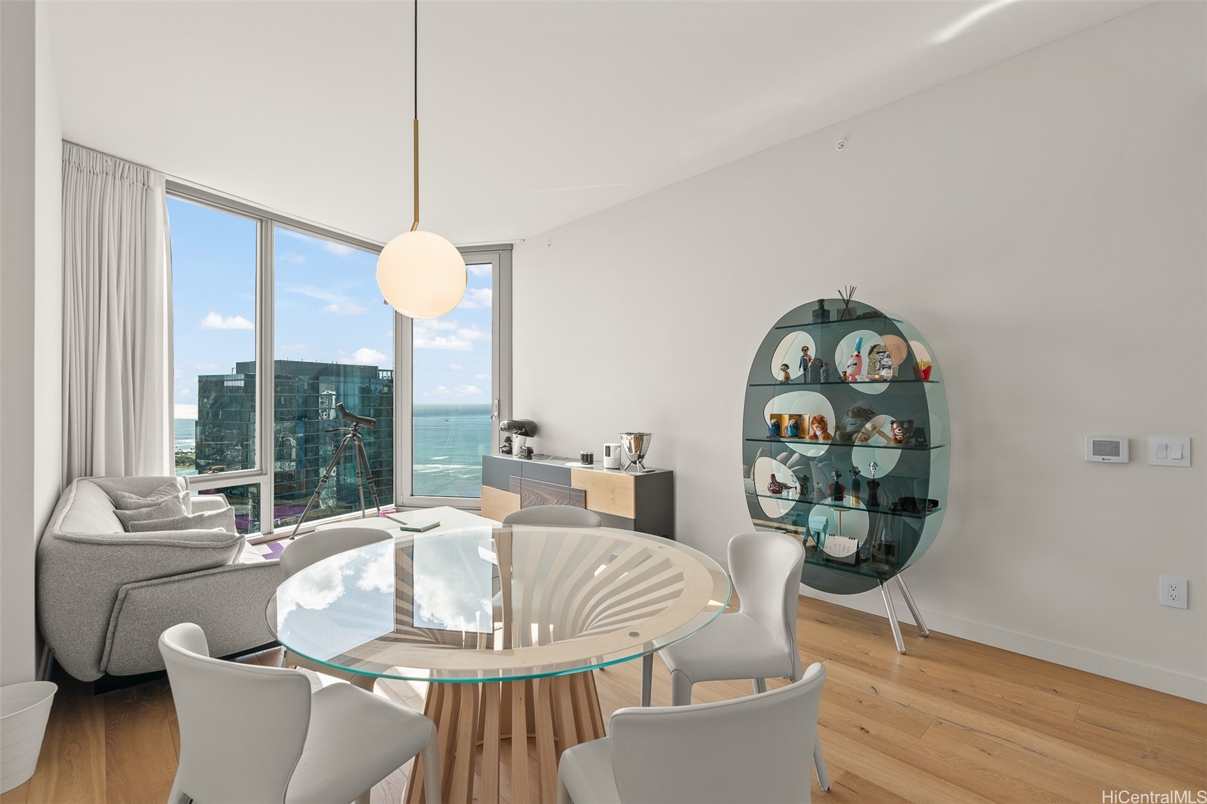 1001 Queen Street PH 3904