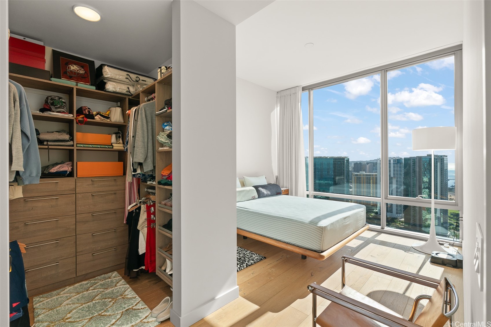 1001 Queen Street PH 3904