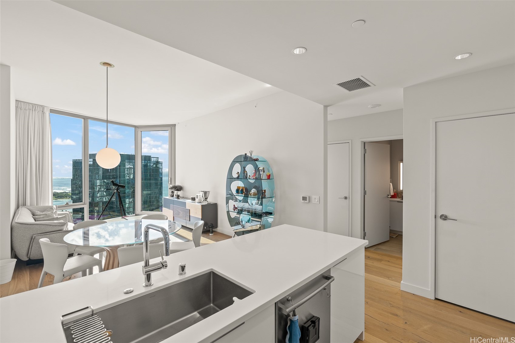 1001 Queen Street PH 3904