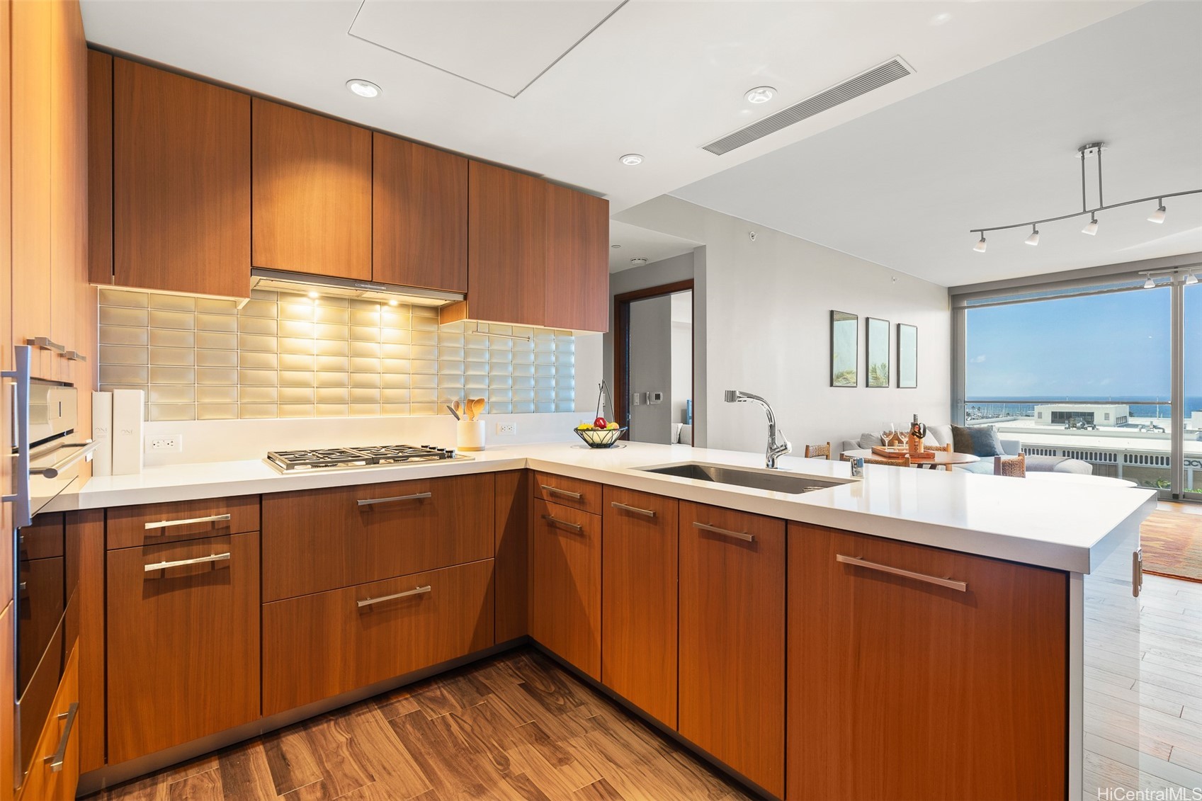 1555 Kapiolani Boulevard 906