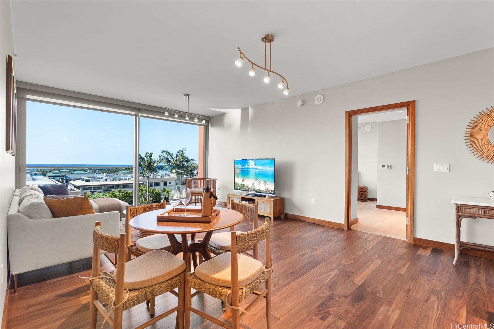 1555 Kapiolani Boulevard 906