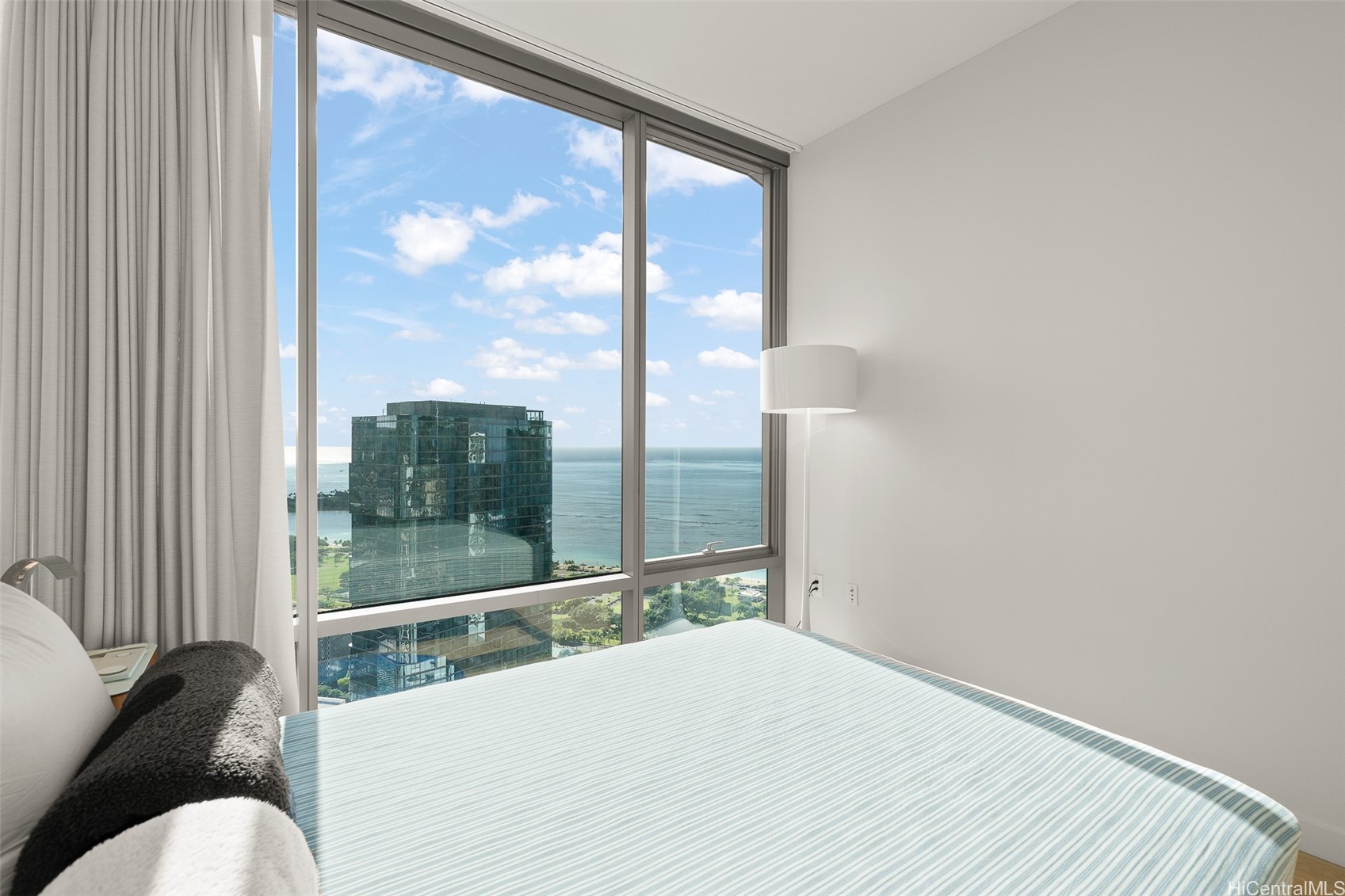 1001 Queen Street PH 3904