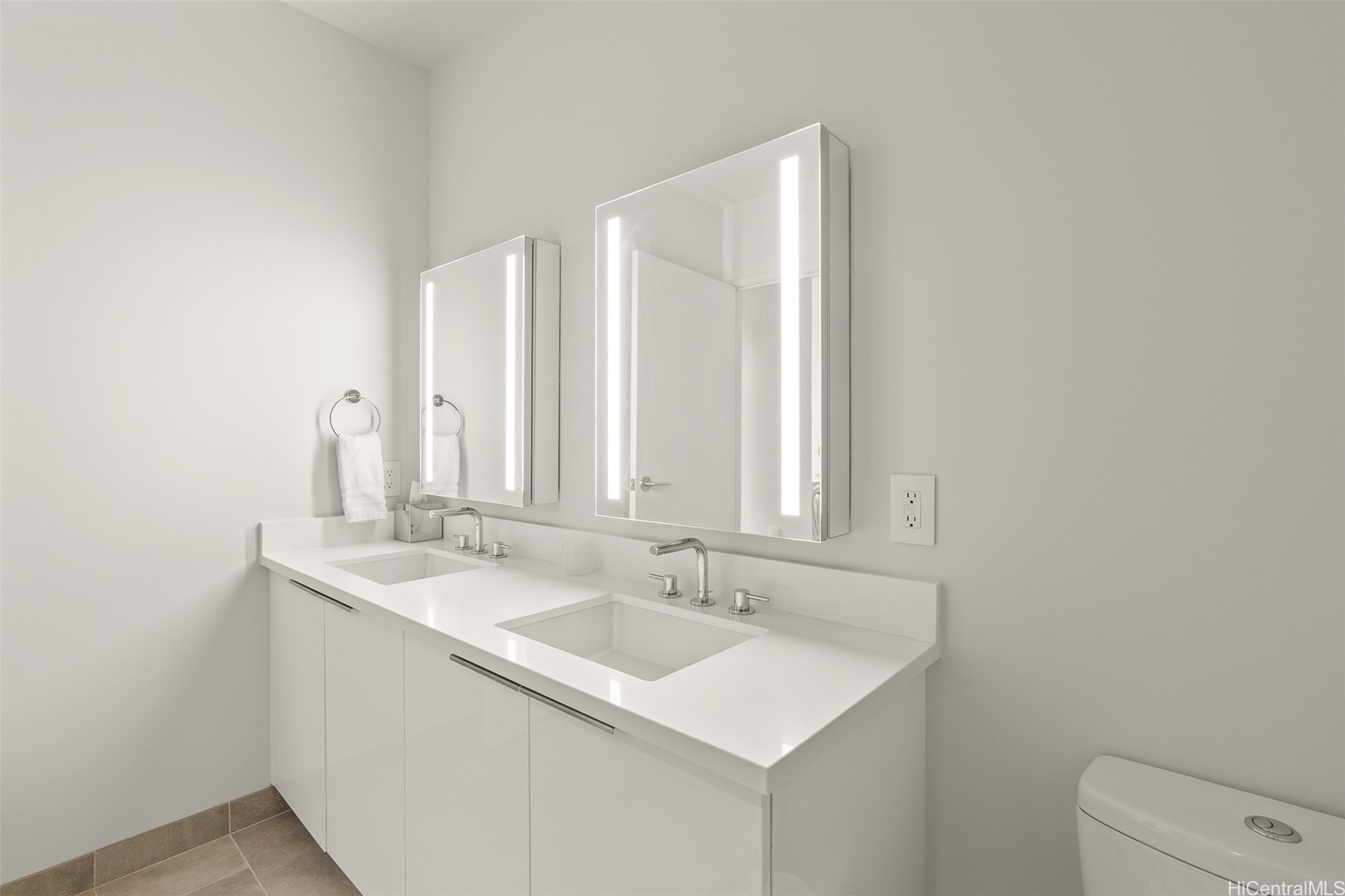 1001 Queen Street PH 3904