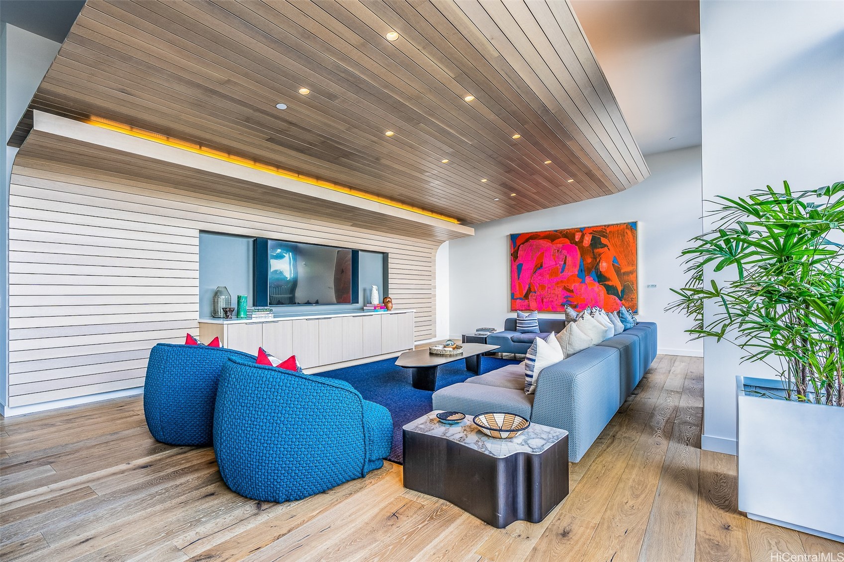 1001 Queen Street PH 3904