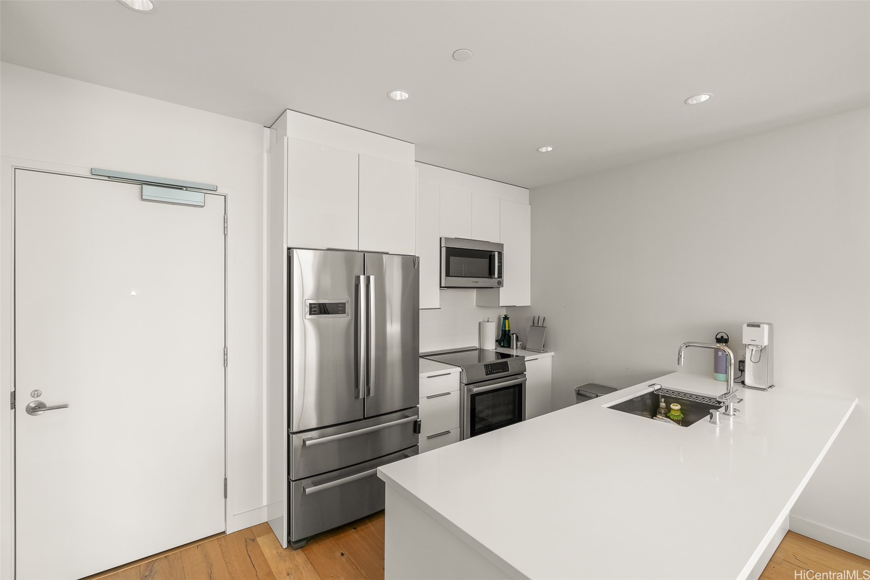 1001 Queen Street PH 3904