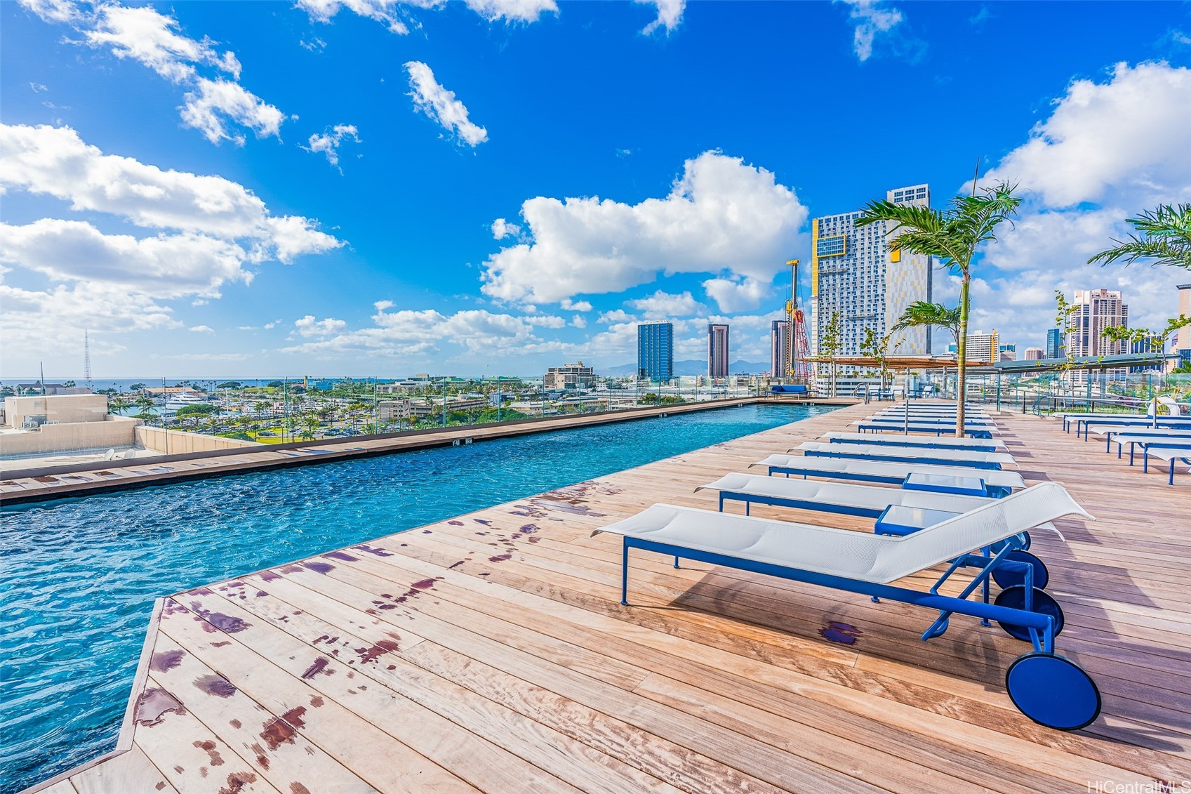 1001 Queen Street PH 3904