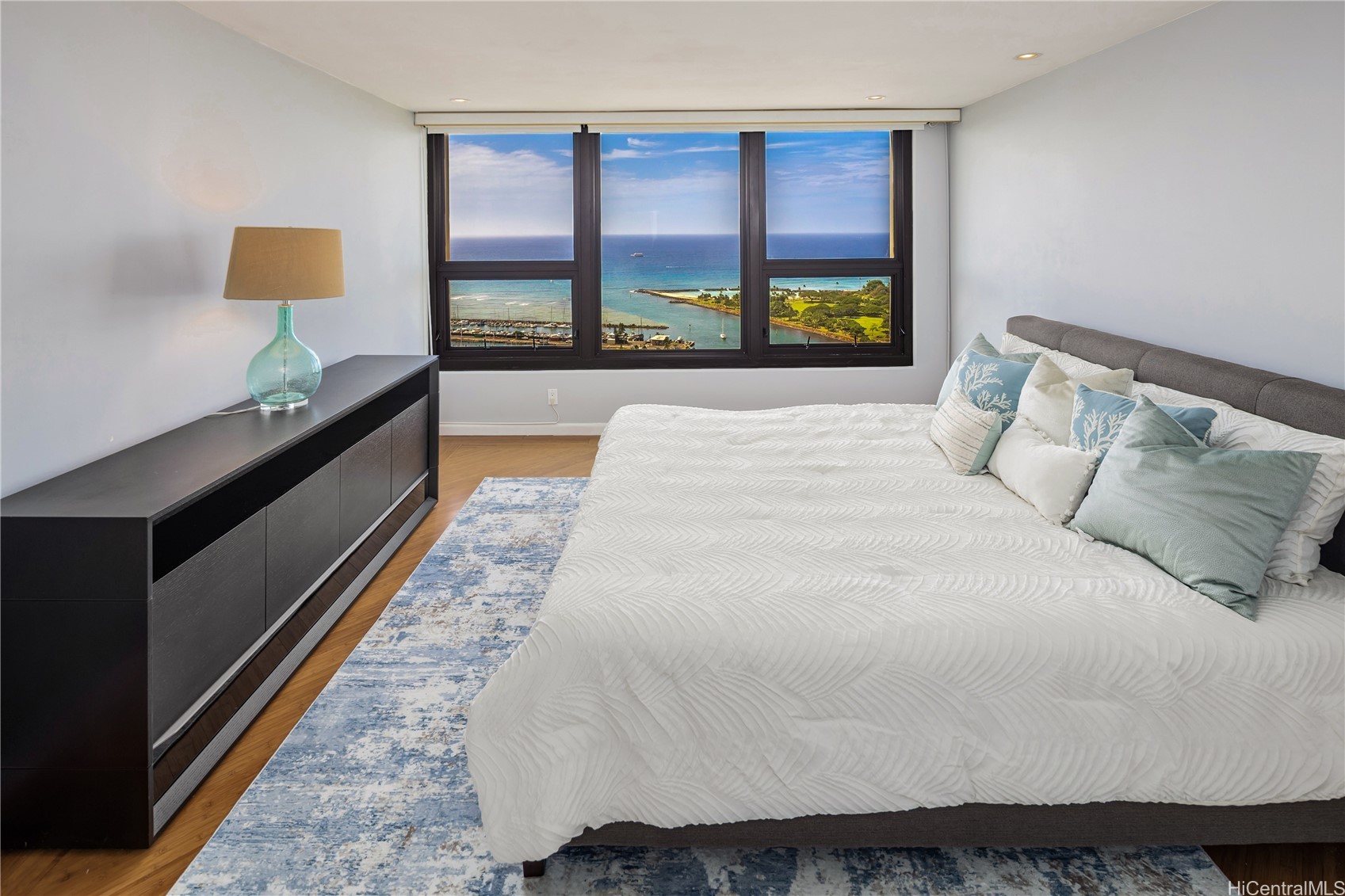 1600 Ala Moana Boulevard 3700