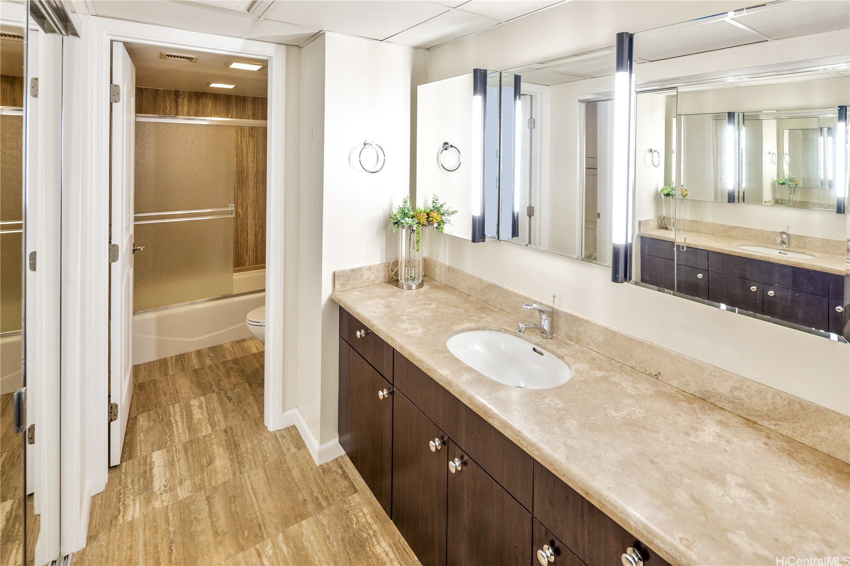 1600 Ala Moana Boulevard 3700