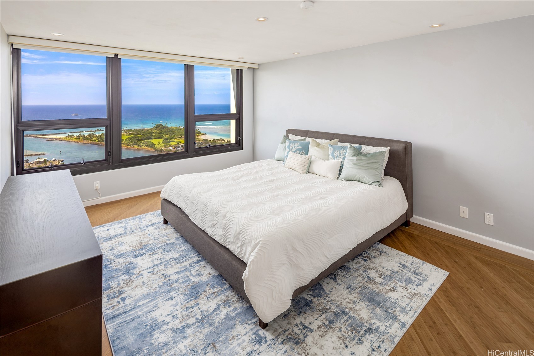 1600 Ala Moana Boulevard 3700