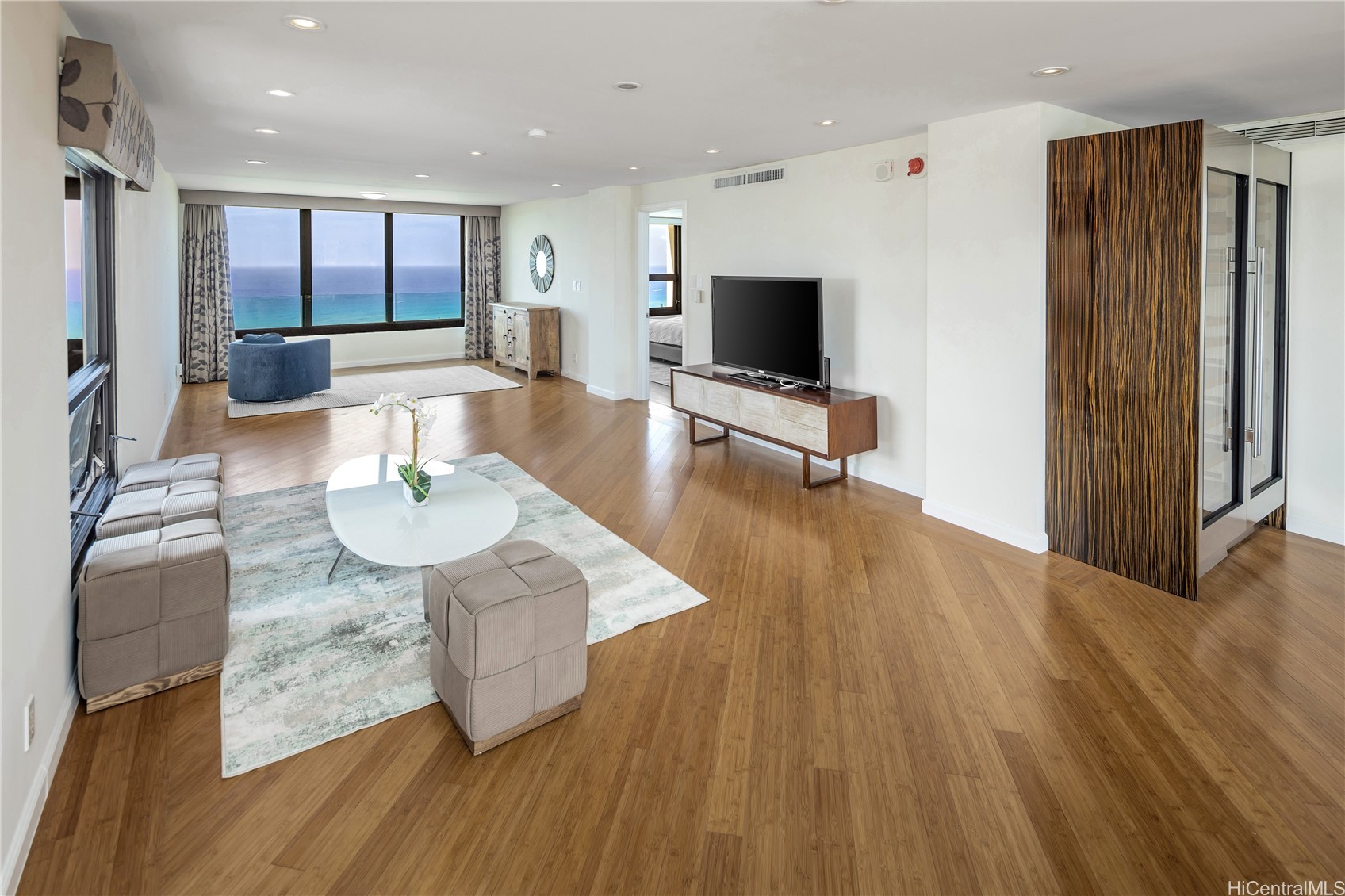 1600 Ala Moana Boulevard 3700