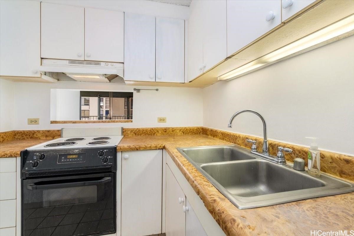 1521 Alexander Street 905