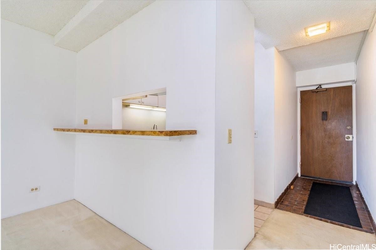 1521 Alexander Street 905