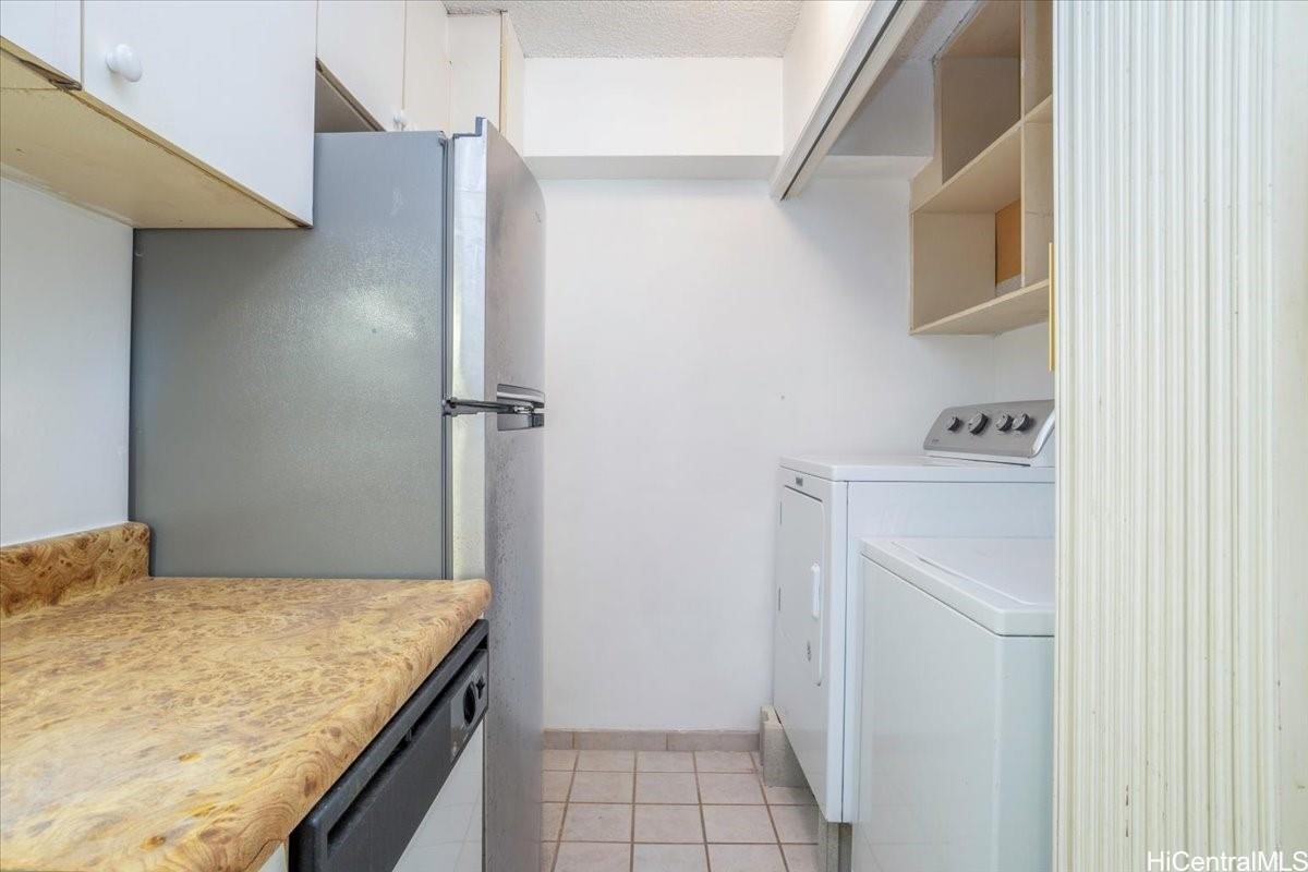 1521 Alexander Street 905